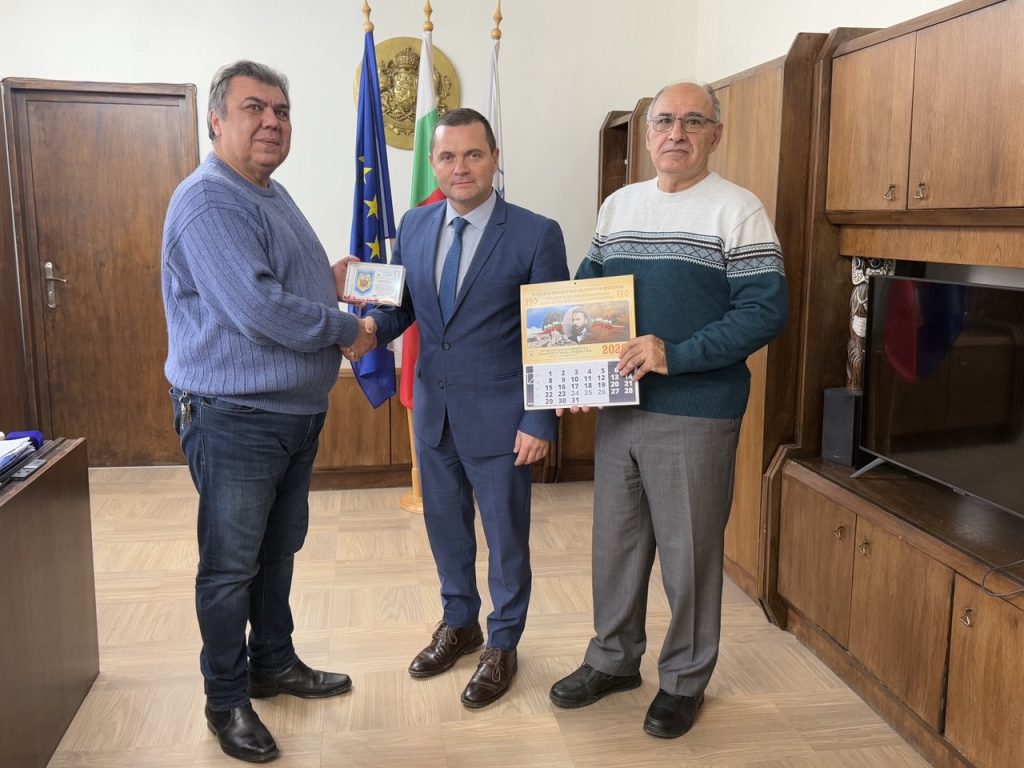 Запасните офицери наградиха кмета на Русе за приноса му към историческата памет на региона