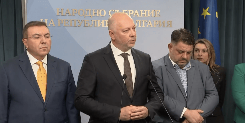Желязков: Още утре парламентът ще гласува проекторешението за оттегляне на трите бюджета