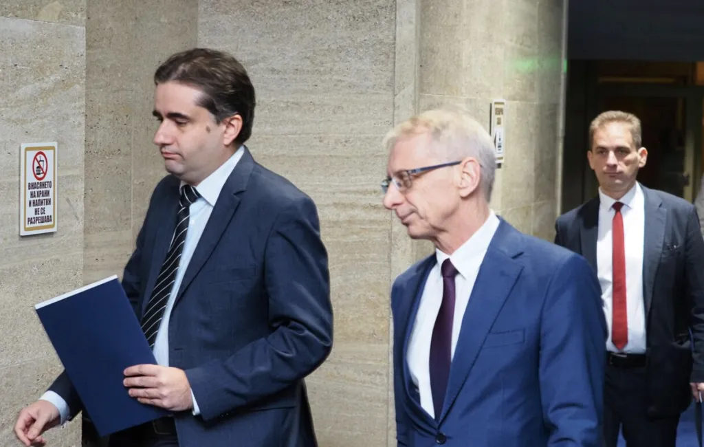 Божидар Божанов и Елисавета Белобрадова изместиха Денков с преференции