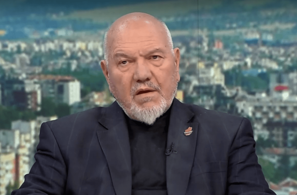 Проф. Александър Маринов: Румен Радев не разчита на тези протести като на трамплин за излизане в политиката със своя партия