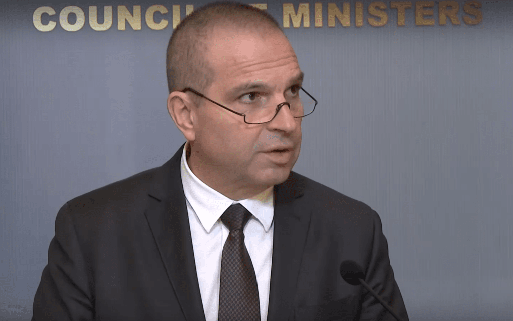 Караджов: Ще дадем възможност на електромобилите да тръгнат по магистралите