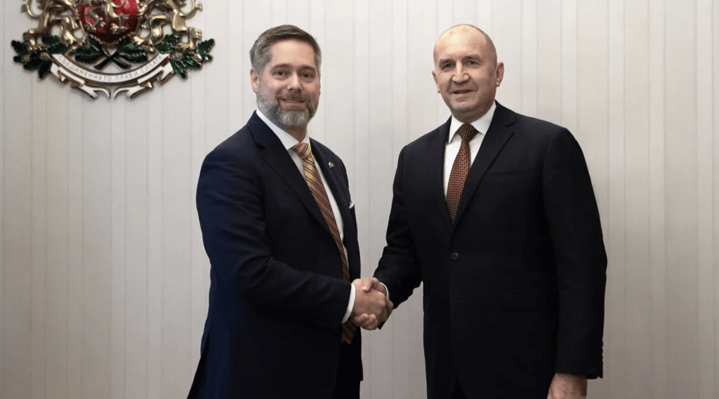 Румен Радев се срещна с Кристофър Смит от Държавния департамент на САЩ