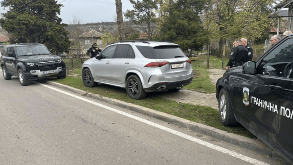 Гранични полицаи откриха откраднат в Чехия автомобил в русенско село