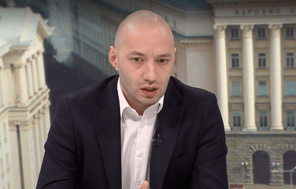 Димитър Ганев: Радев печели от подадената оставка на кабинета „Желязков”