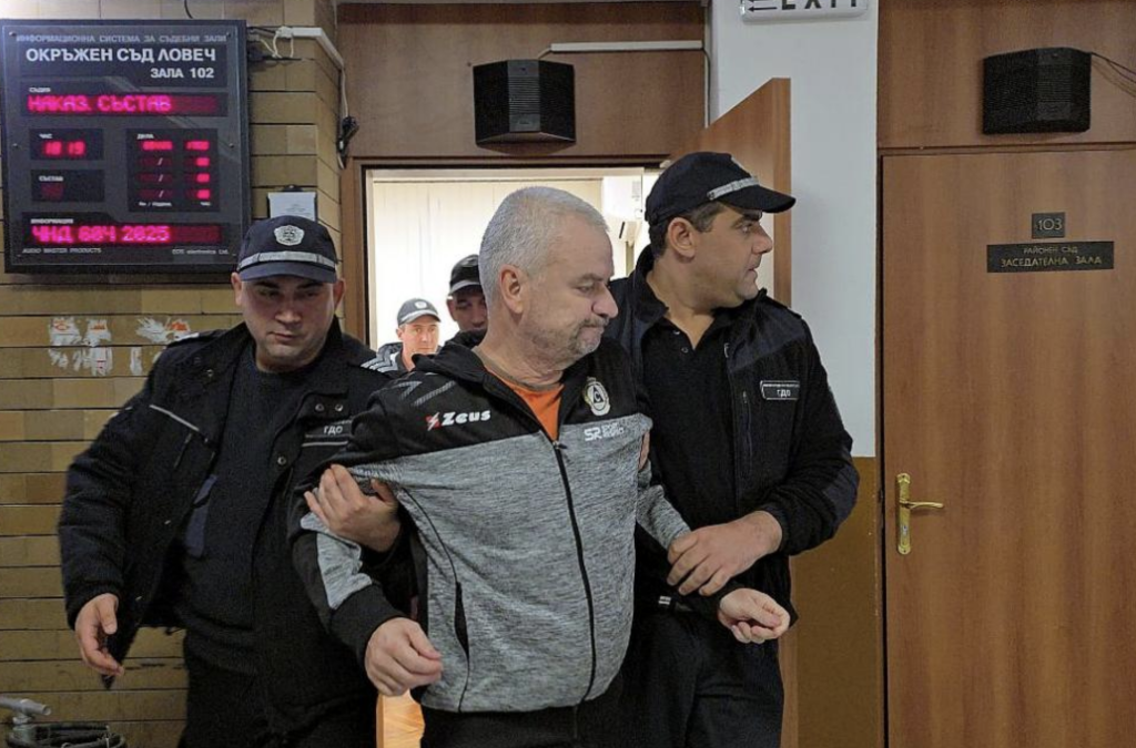 Съдът остави под домашен арест началника на Пето РУ в София Пламен Максимов