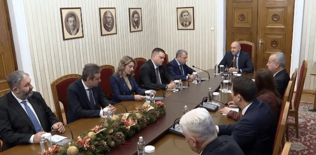 Започна консултацията на ИТН при президента