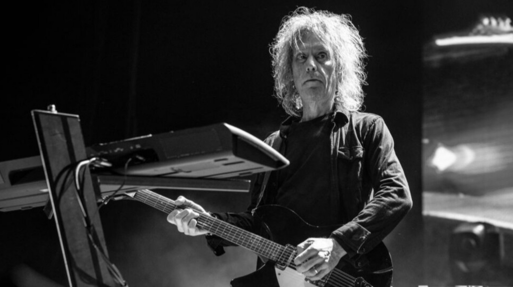 Почина Пери Бамонте от The Cure