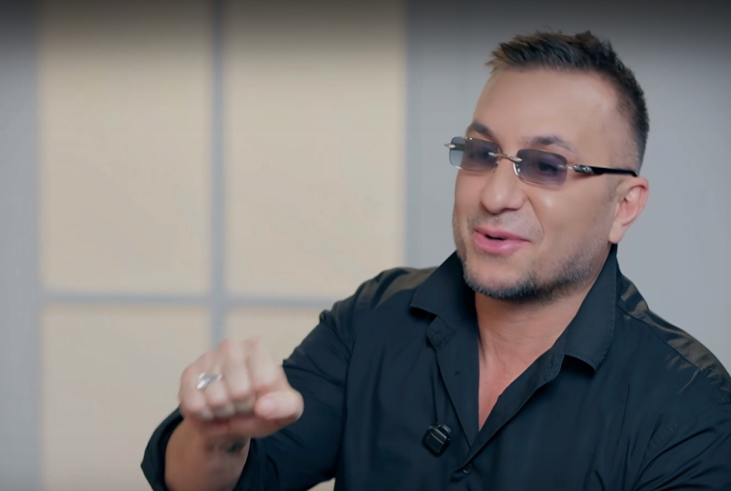 Константин – романтикът веселяк зад маските