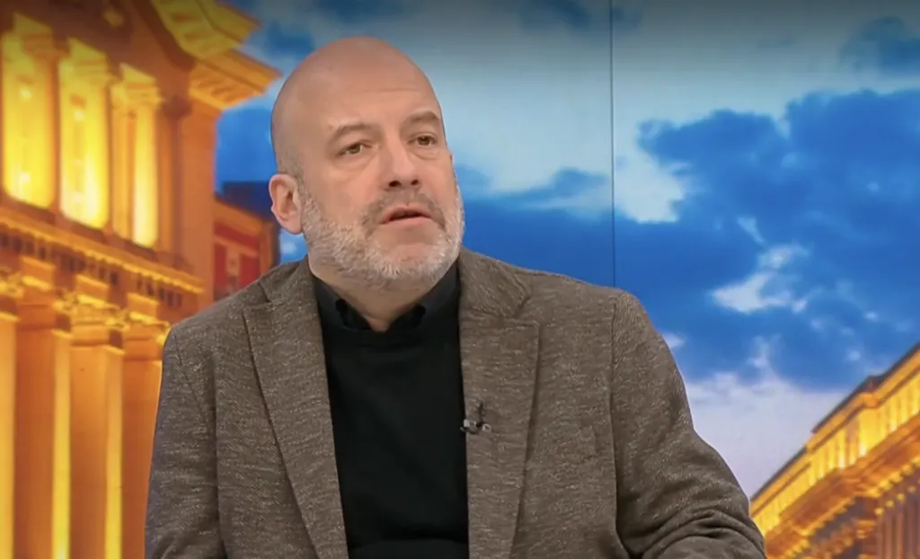 Иво Сиромахов: Партиите са секти, в които има един вожд, а всички други са безгласни букви