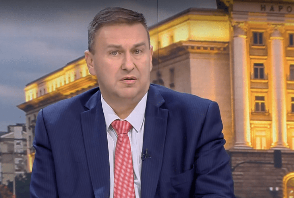 Доц. Емил Радев предвижда тежка политическа кампания