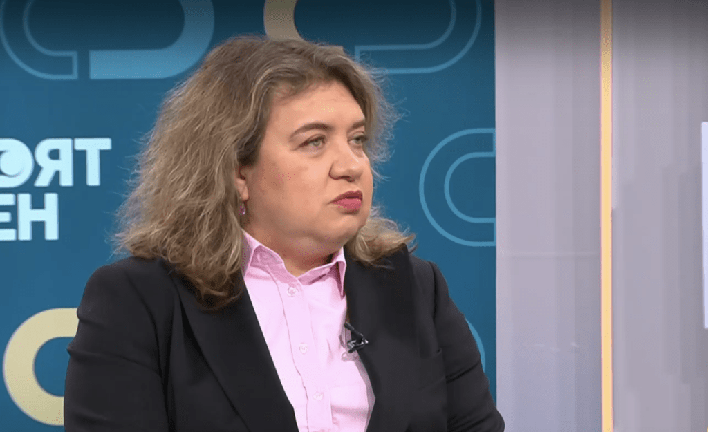 Киселова: Радев се придържа към Конституцията и затова не оповестява, че ще бъде част от предизборната надпревара