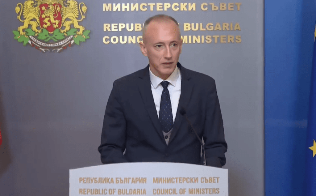 Вълчев: Отпускат се допълнителни средства по три програми в образованието