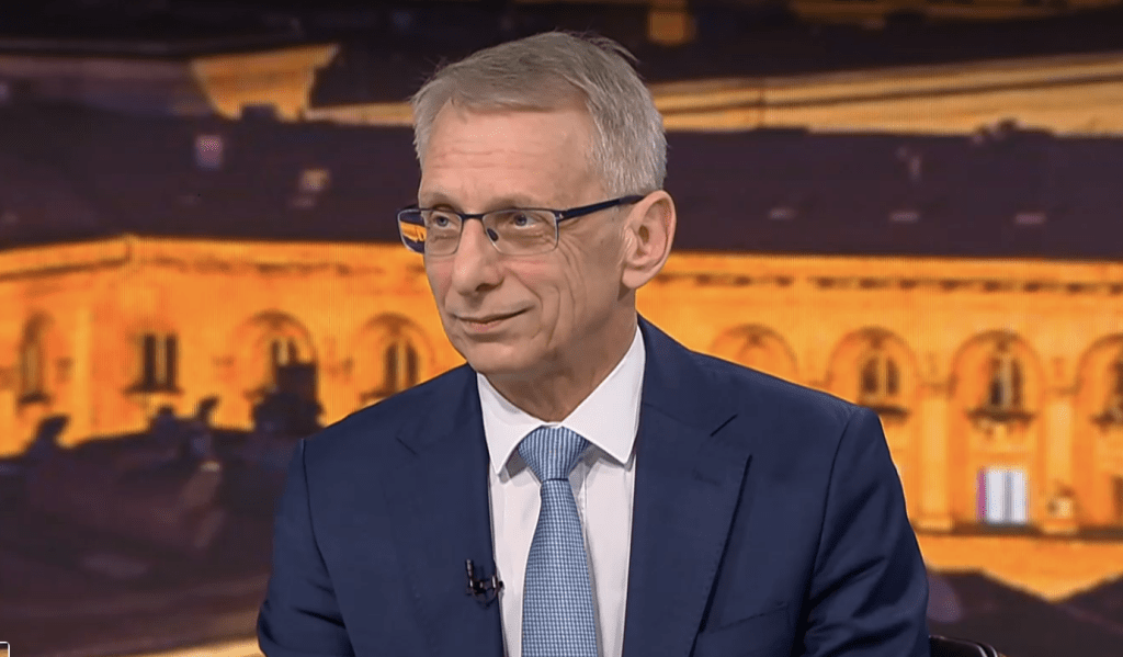 Николай Денков: Радев ще размести политическата сцена, но не е нов месия