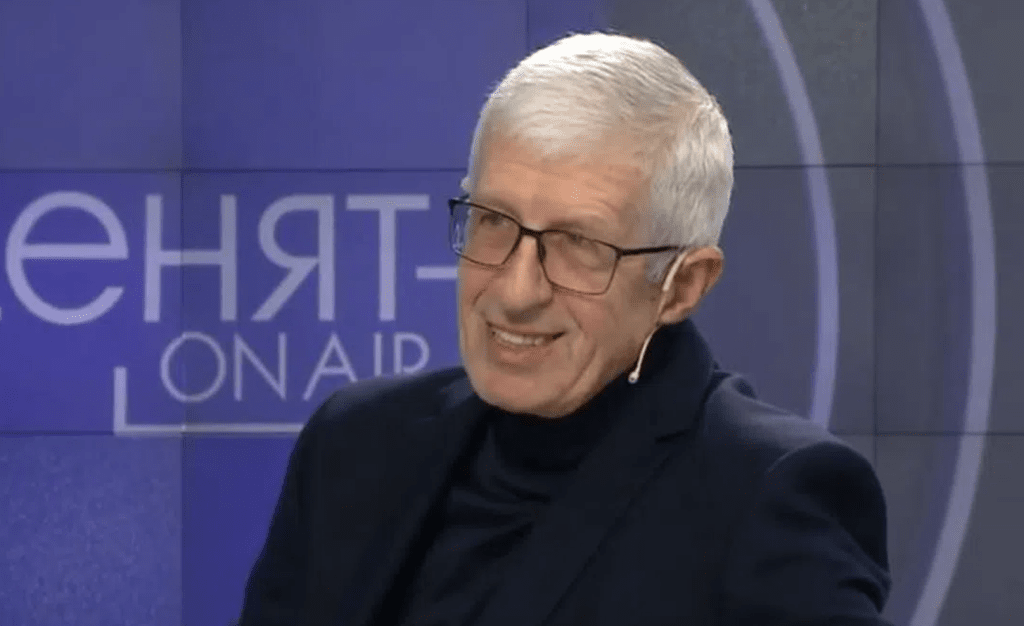 Румен Овчаров: Радев няма да бъде спасителят на България