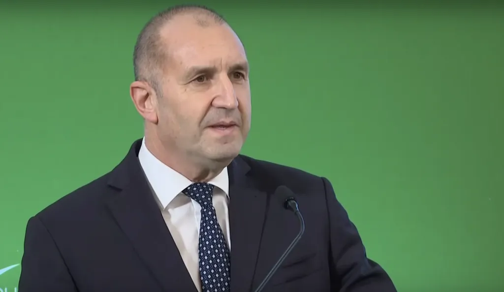 Радев: Очевидната цел на ПП е да дискредитират изборите