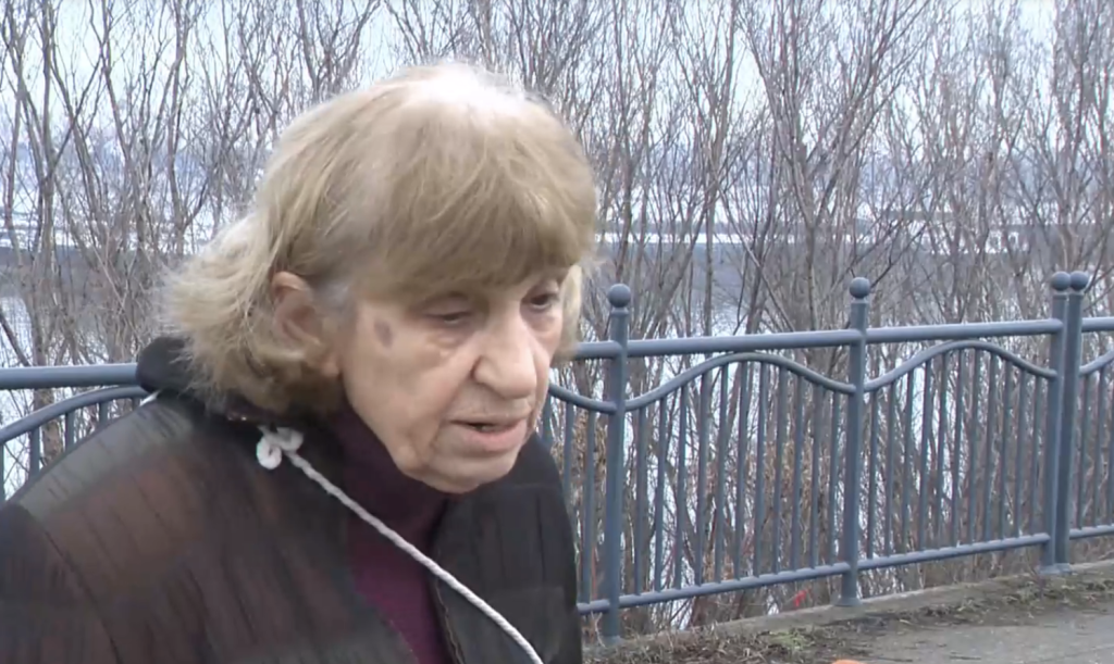 Пенсионирана учителка и маратонец чистят крайбрежието на Русе