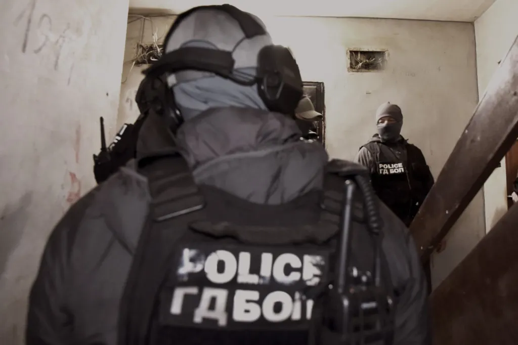 ГДБОП задържа трима за сводничество в София