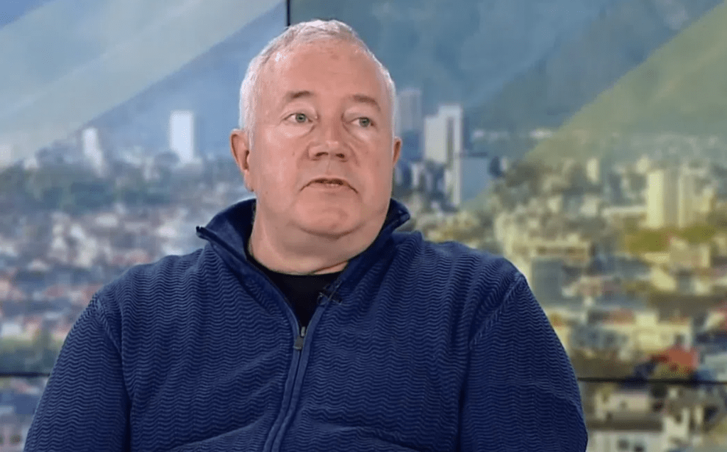 Харалан Александров: Радев е като електорална прахосмукачка – събира и дебелее