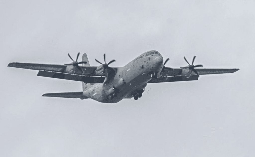 Американски самолет C-130 „Херкулес“ кацна в София
