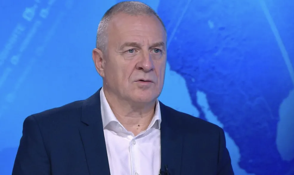 Йовчев: Като че ли кабинетът пресъздава възможностите за коалиция между ПП-ДБ и президента