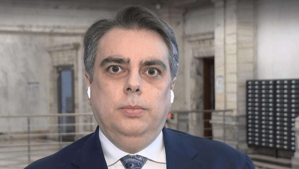 Асен Василев: Ще работим за смяна на ВСС при нов парламент