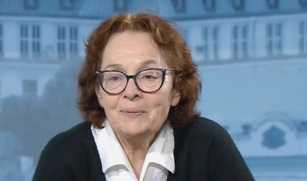 Проф. Коларова: Служебният кабинет бързо затъна в дребнотемие