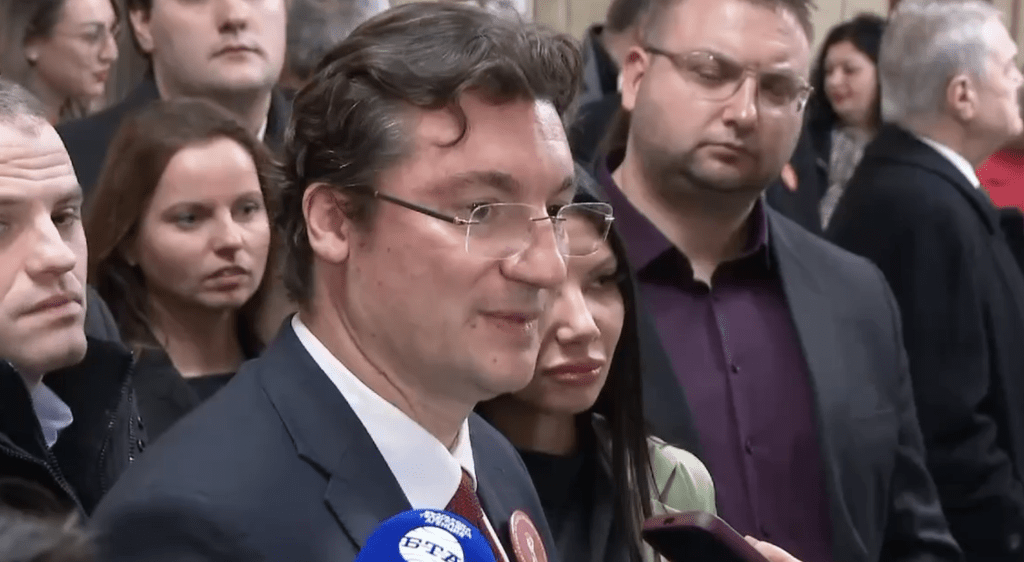 „БСП-Обединена левица“ се регистрира за участие в предстоящия парламентарен вот