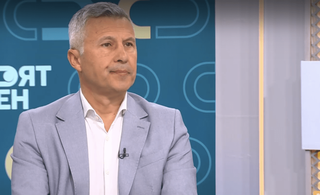 Тодор Иванджиков: Извозването на всички блокирани пътници в Близкия изток ще отнеме поне месец