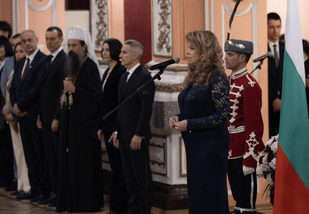 Йотова: Голямата ни отговорност е да върнем стойността на дипломацията, мира и човешките права