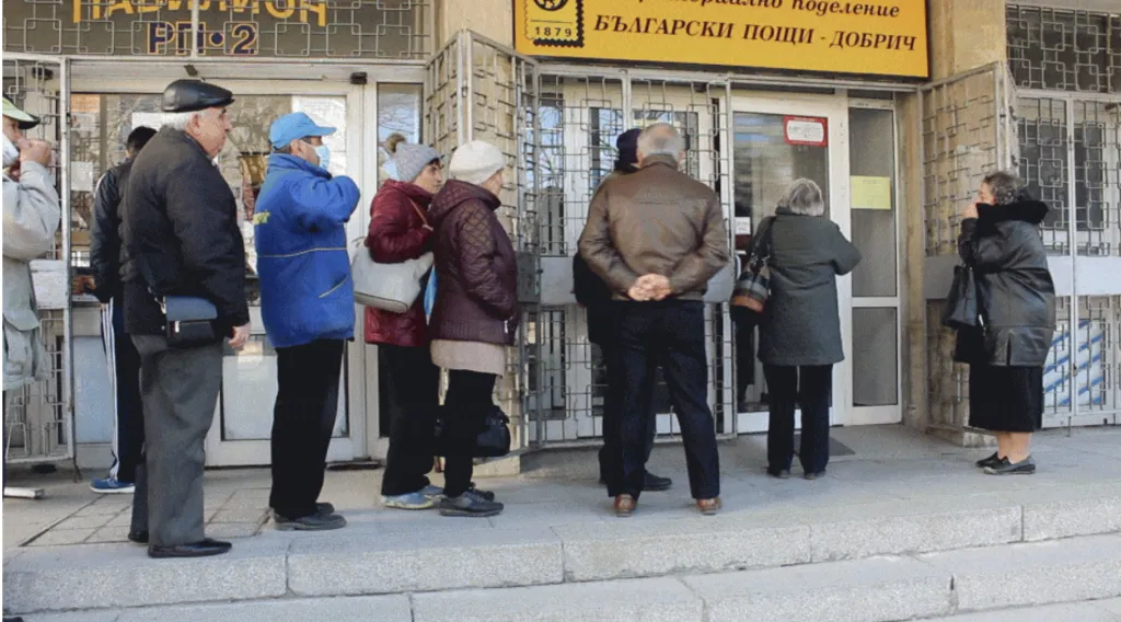 Започва изплащането на пенсиите, протестът в пощите може да го забави