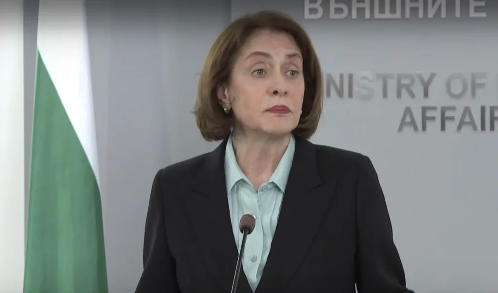 Евакуират 170 души със специален полет от Рияд за София