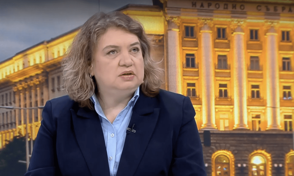 Наталия Киселова за великденските добавки: Подходът е юридически неправилен, не са заложени в удължителния бюджет