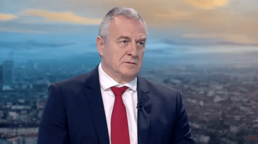 Цветлин Йовчев: Самолетите F-16 са почти безполезни при атака с балистични ракети