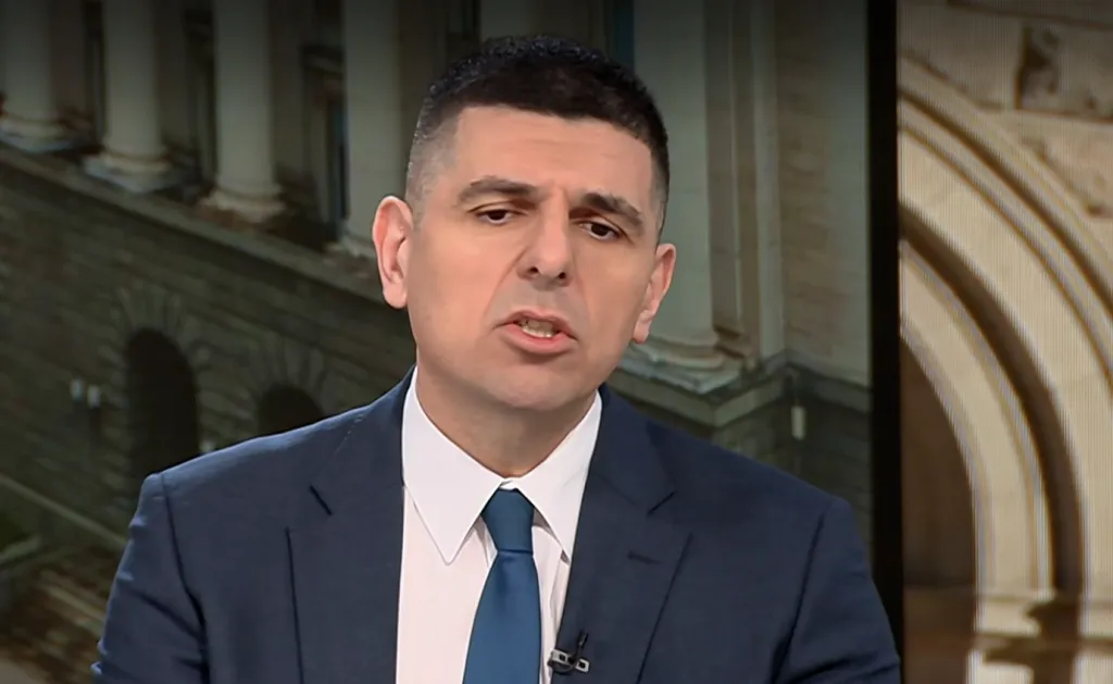 Мирчев за напускането на Кандев: Много ясен и тежък знак за начина на управление