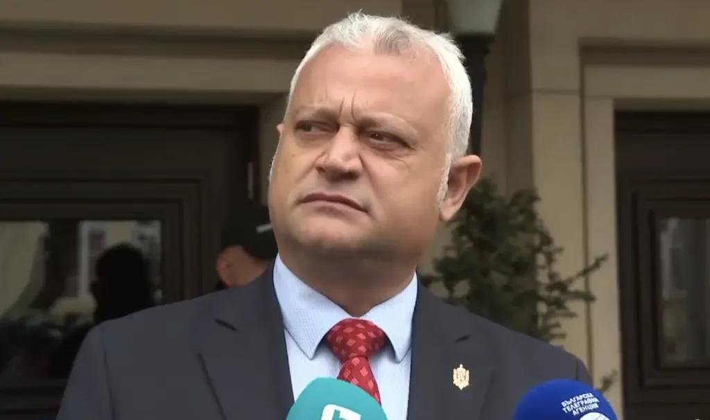 Емил Дечев: Може би има оперативна разработка срещу Пеевски