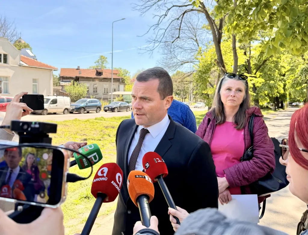Кметът Пенчо Милков даде начало на строителните дейности по бул. „Съединение“ и ул. „Коледница“