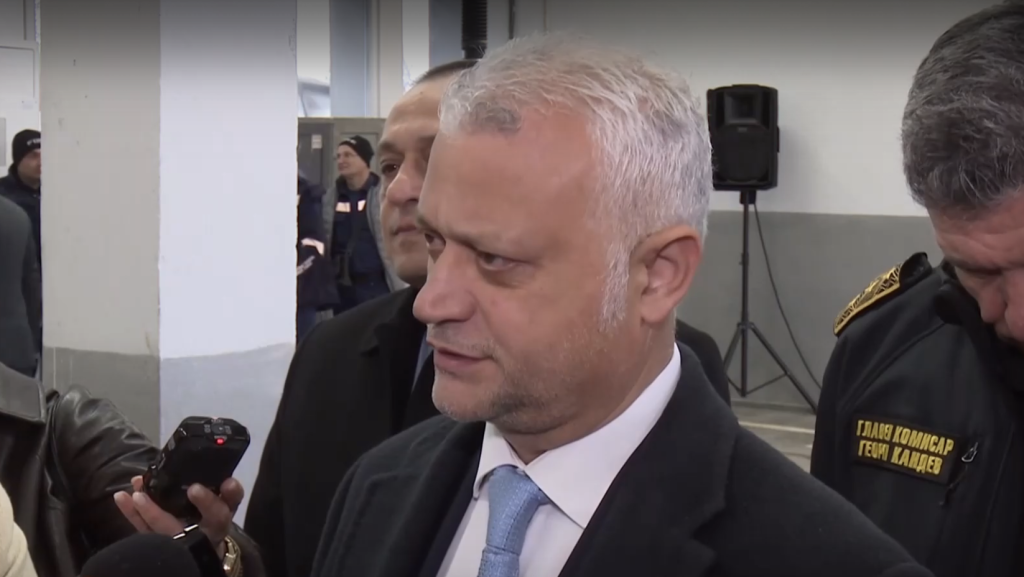 Дечев: Дори във фризьорски салони се откриват списъци с имена и приготвени пари