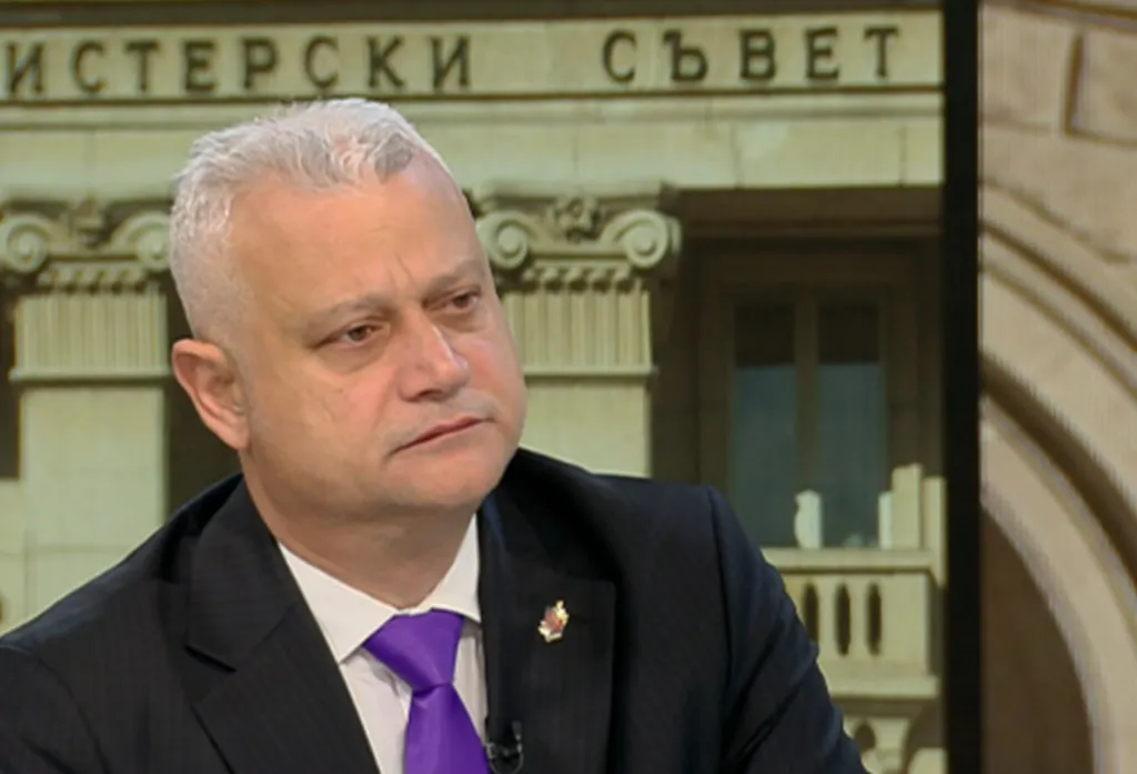 Емил Дечев: Политически активист е собственик на камиона, който запуши „Хемус“