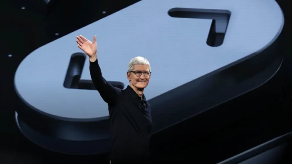 Край на една ера в Apple: Тим Кук се оттегля