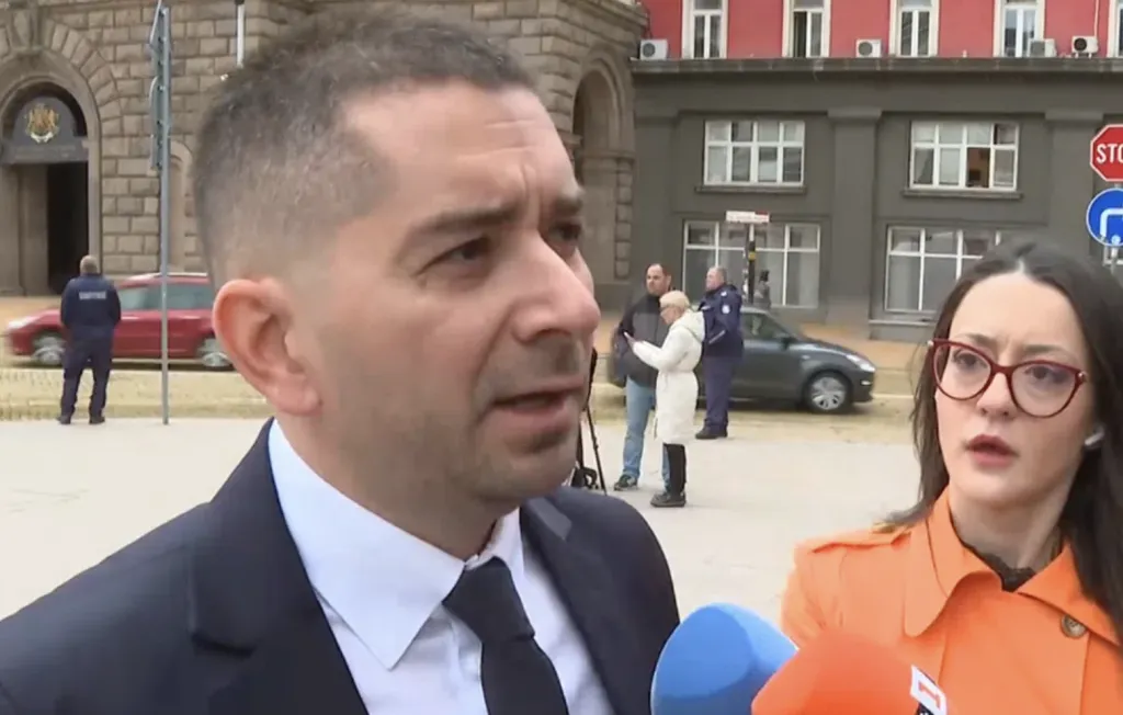 Слави Василев: Убеден съм, че Радев е готов с кабинета