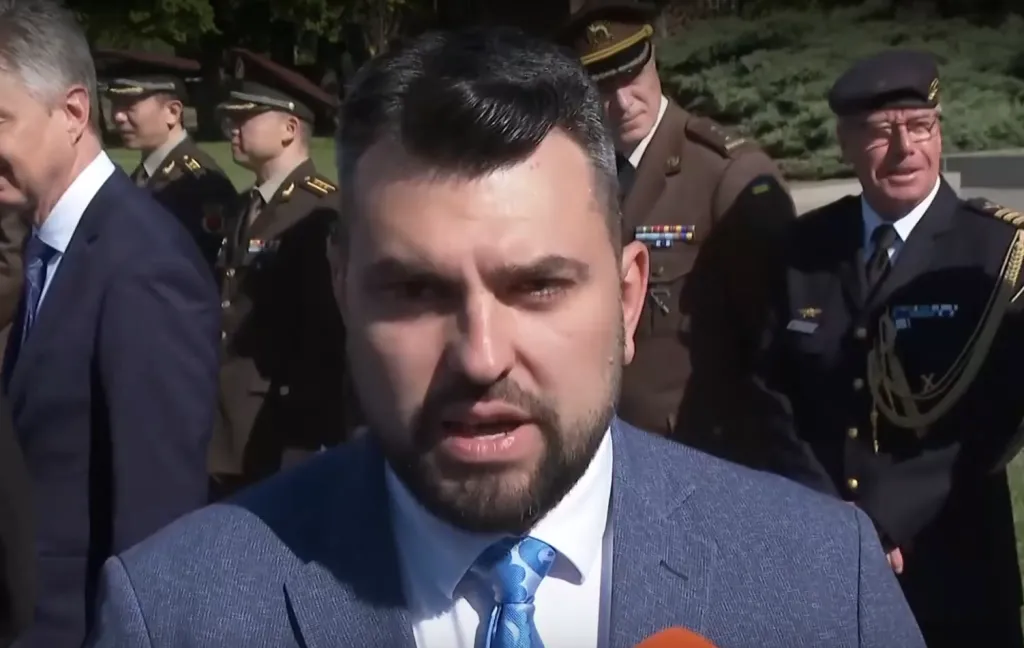 Георг Георгиев: Радев поля всички с дипломатичен, но леден душ за Украйна