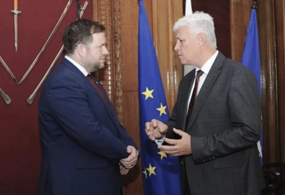 Министър Стоянов: Конфликтът в Украйна няма да бъде решен на бойното поле