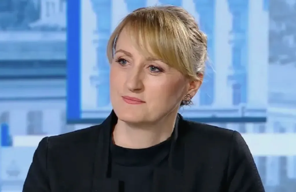 Карамфилова: Анализират се щатните бройки в МОСВ и управлението на яз. „Александър Стамболийски“