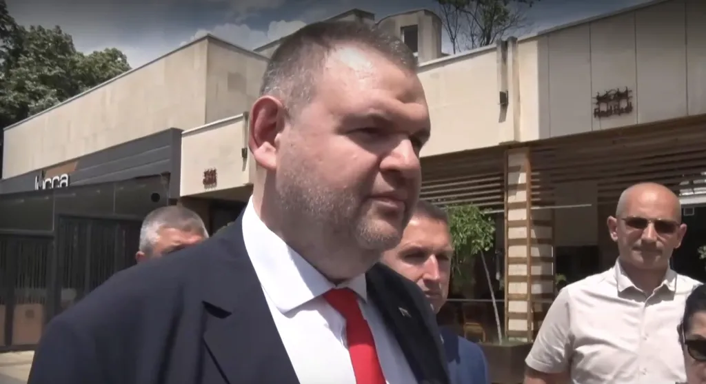 Пеевски за разпита на кмета на Кърджали: Огромен скандал, полицейско насилие