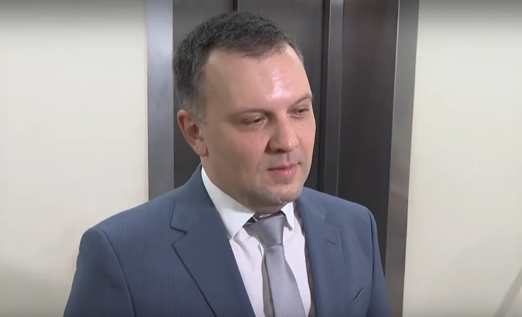 Министърът на правосъдието поиска наказание за нотариус заради „Баба Алино“