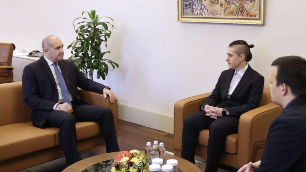 Радев: Спечеленият от Никола Веселинов конкурс в САЩ е огромен успех за България