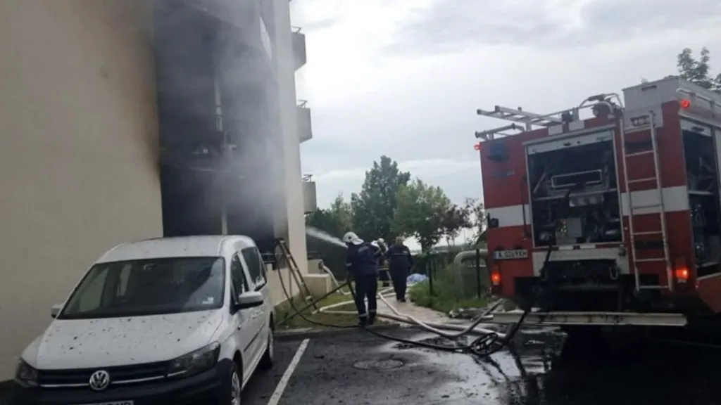 Двама загинали при пожар в хотел в Слънчев бряг