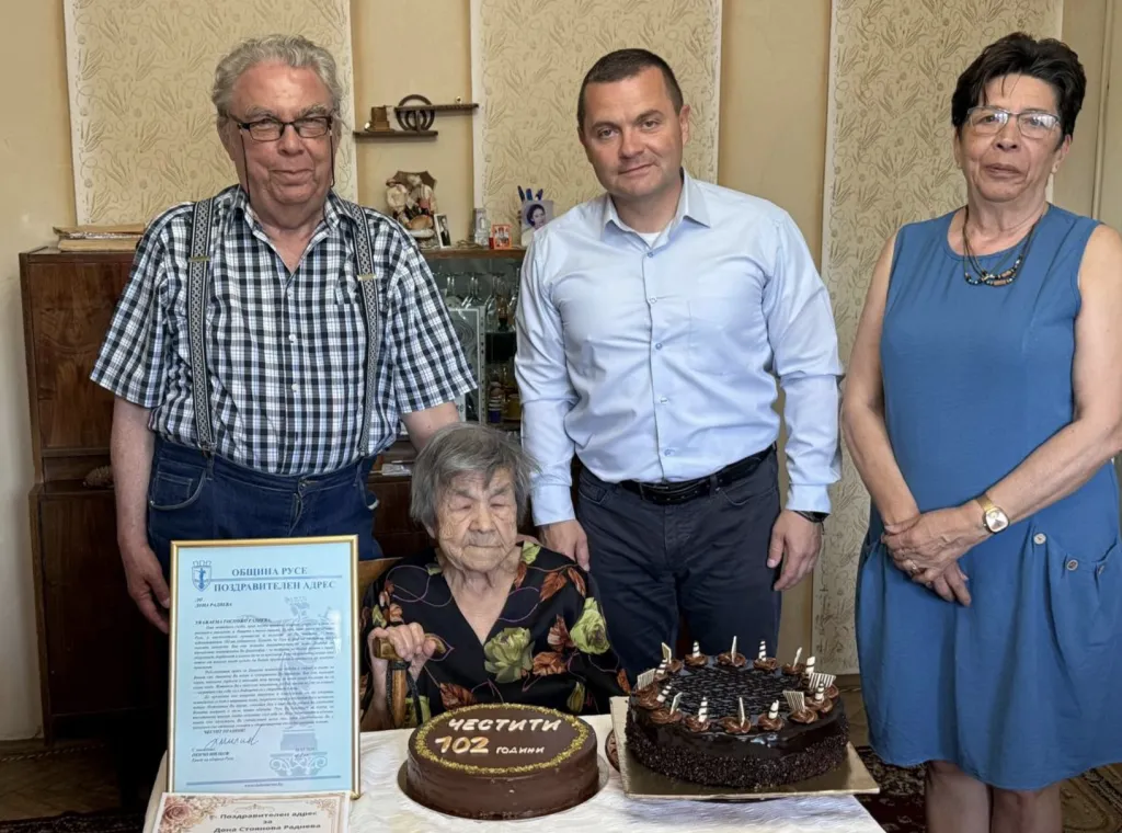 102-годишна русенка с рецепта за дълголетие – труд, борбеност и воля