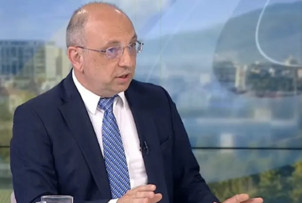Николай Василев: Финансовите министри са некадърници, а премиерите – безхаберници