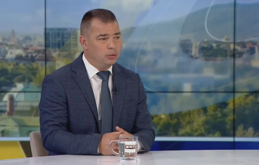 Антон Златанов: Между 3000 и 5000 евро плащат мигранти, за да дойдат от гръцката граница до София